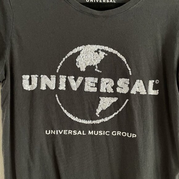 H&M Women S Gray Universal Music Group Sequin Graphic Short Sleeve T-Shirt - Picture 2 of 8